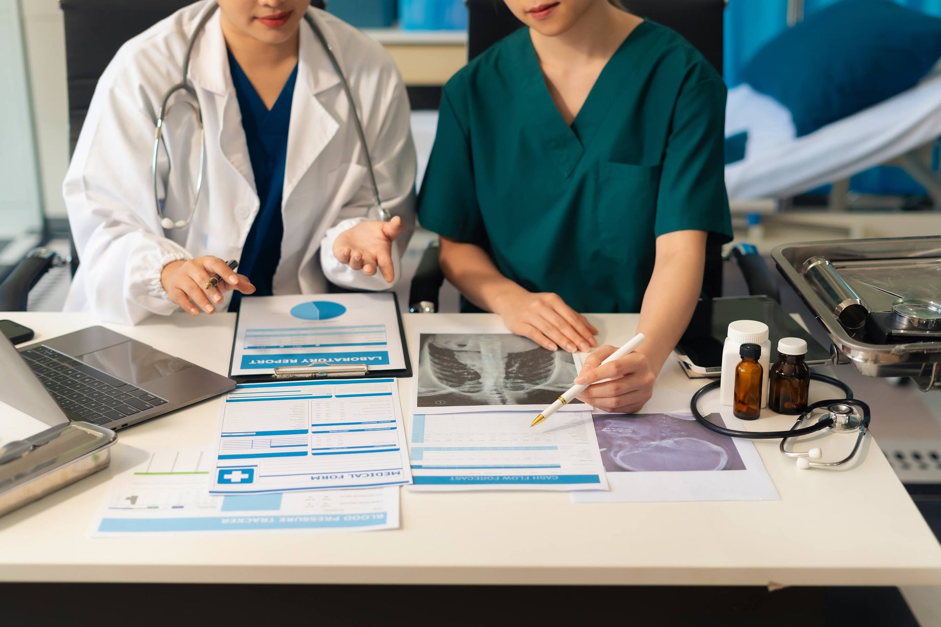 ¿Es importante que mi consultorio médico esté presente en redes sociales?